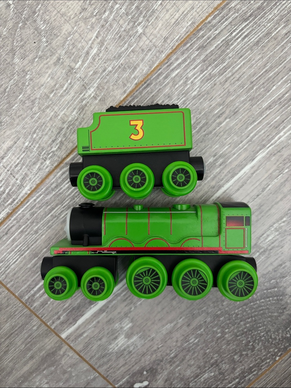 HTF! 2020 Wooden Henry & Tender HBK18 - Thomas & Friends - Picture 10 of 14